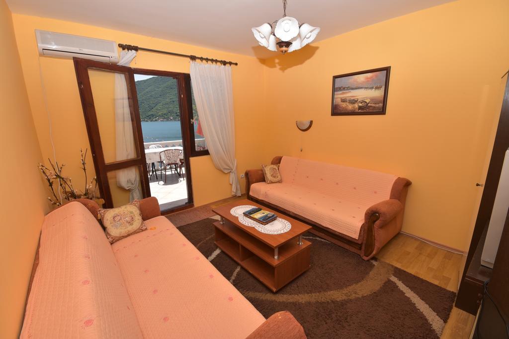 Apartments Biga Donji Morinj Habitación foto